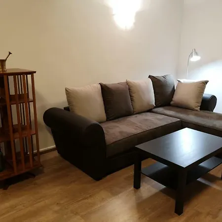 Park Apartment *